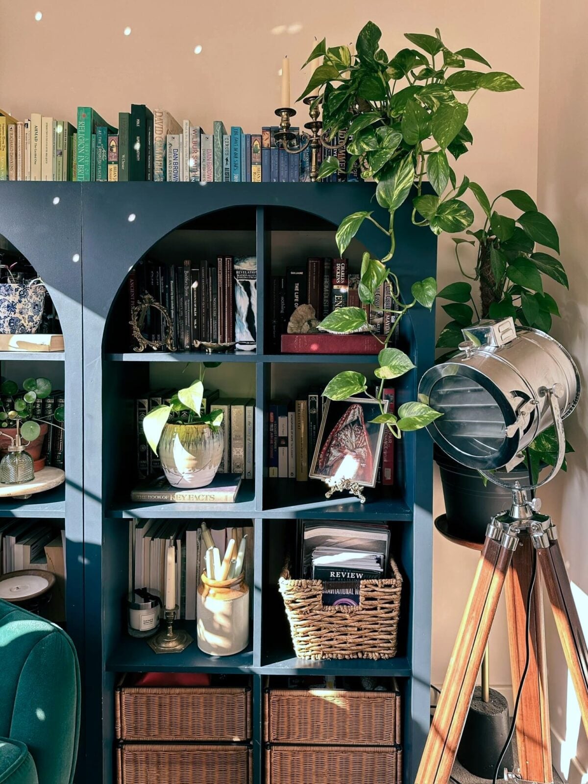 Image-credit-@handmadehome_durham- - IKEA Hackers IKEA KALLAX Hacks - arched bookshelf
