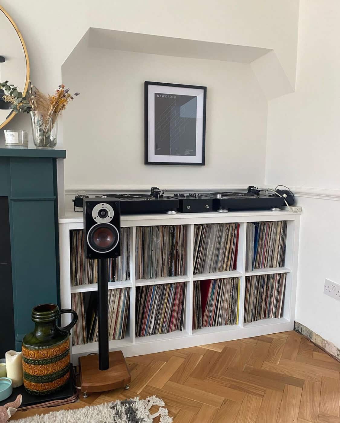 Image-credit-@woodrosecarpentry - IKEA Hackers DIY vinyl record player stand