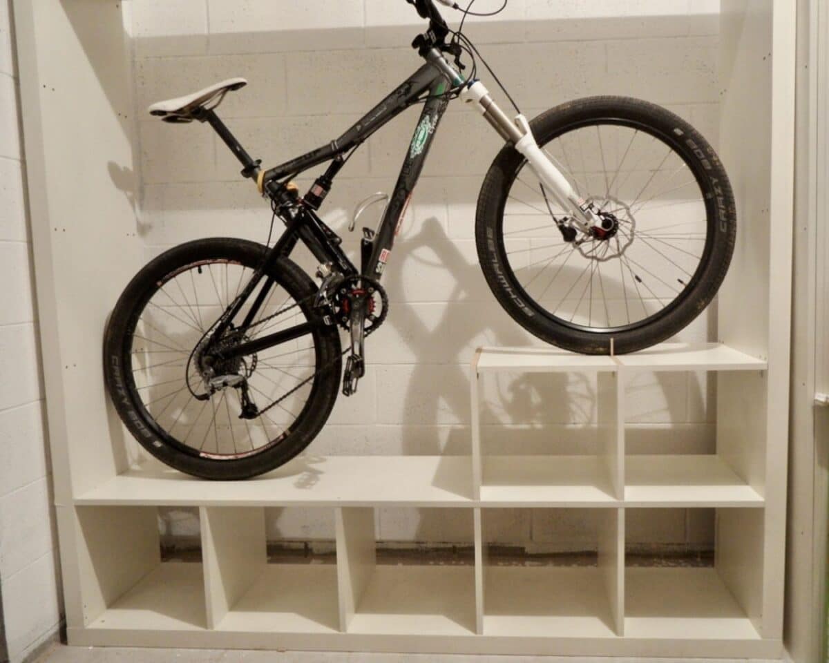 bike-rack-hack-2-1200x960 - IKEA Hackers KALLAX bike rack